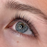 Vippeløft bøyer vippene opp, varighet opp til 8 uker.