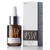 Esse Repair Oil flaske med luksuriøs, økologisk ansiktsolje. Inneholder marula, rosehip og jojoba for reparasjon og næring til sensitiv hud 15 ml.