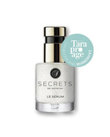 Flaske med Sothys Le Sérum. Eksklusivt anti-age serum i luksuriøs emballasje, designet for å redusere rynker og gi fasthet og glød til huden.