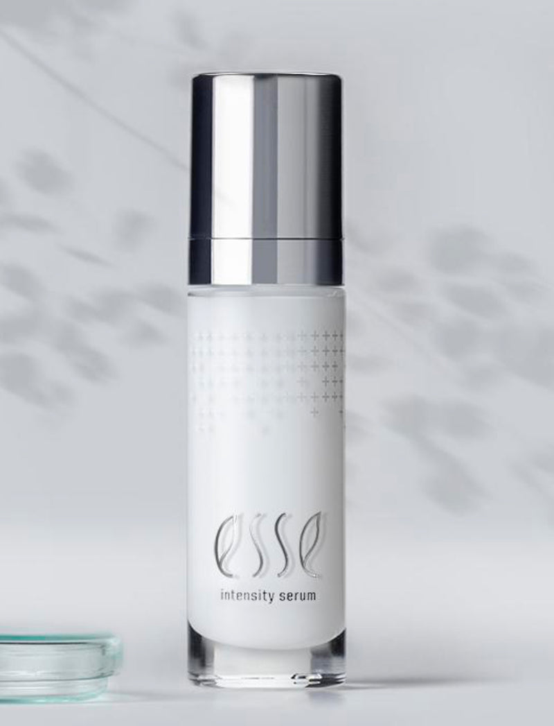 Esse Intensity Serum+ kraftfullt antiage serum med peptider og probiotika for fasthet og glød